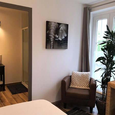 Hotel Les 7 Sources LʼIsle-Adam Habitación foto