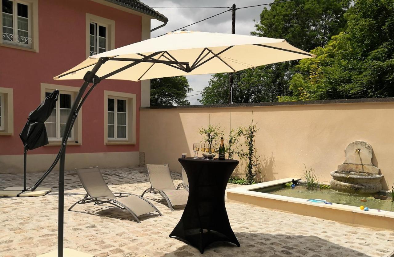 Hotel Les 7 Sources LʼIsle-Adam Exterior foto